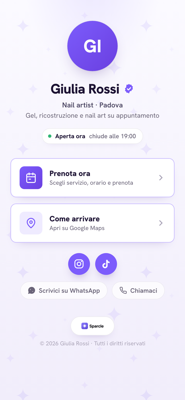 La pagina pubblica SPARCLE Link di una nail artist, con il pulsante per prenotare in cima